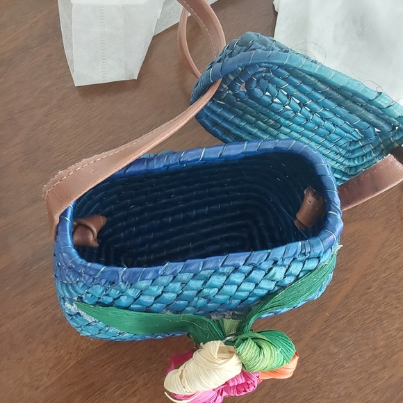 purse - Picture 3 of 3